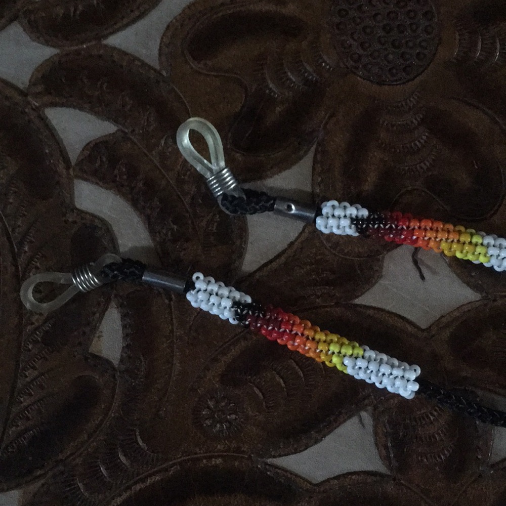 Bundle of vintage 70’s, Native American Apache beaded items. - Picture 6 of 6